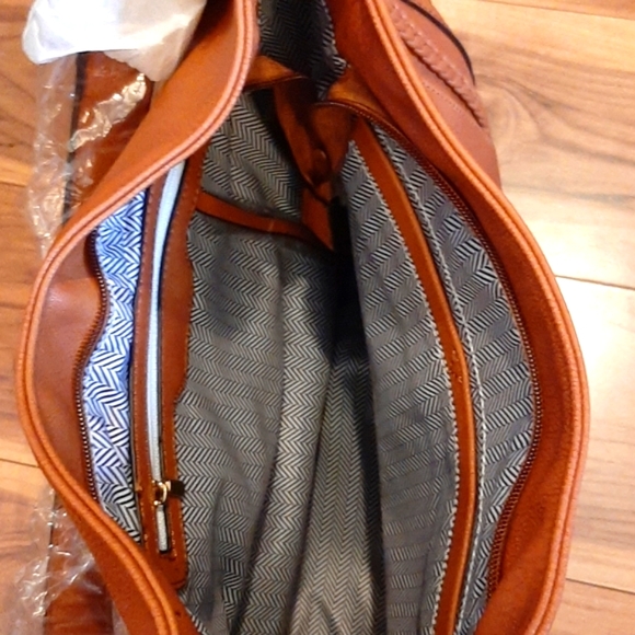 Le Miel Shoulder Bag. Smoke free home - Picture 6 of 7